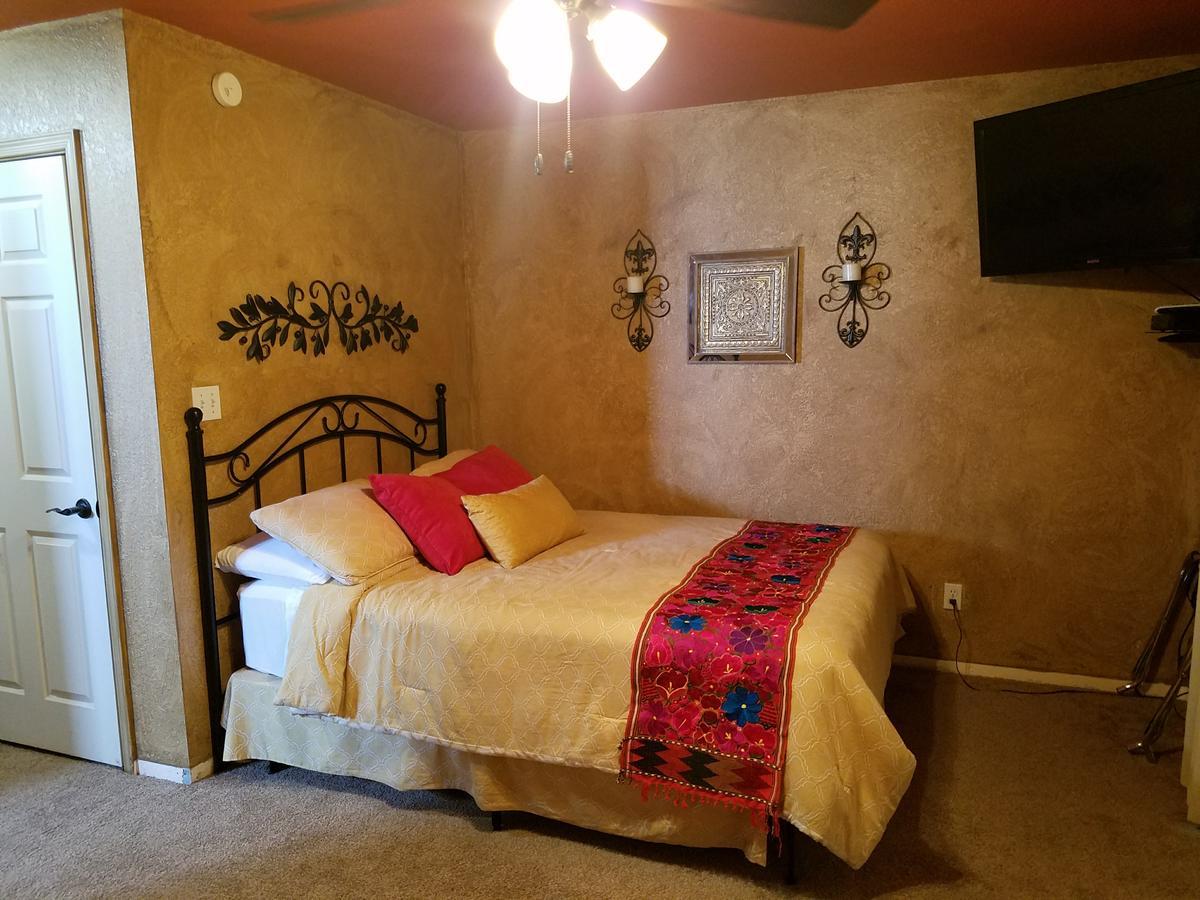 Los Milagros Hotel Columbus エクステリア 写真